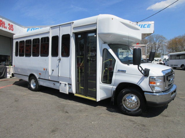 2017 Ford E-Series HANDICAP BUS