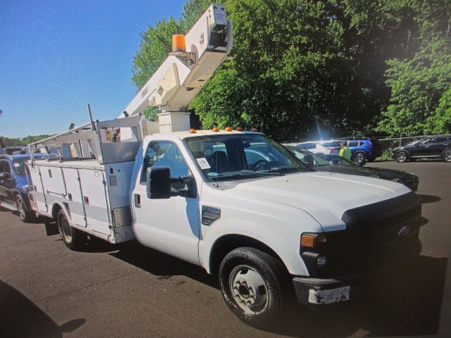 2008 Ford F350, BUCKET TRUCK 42K MI.